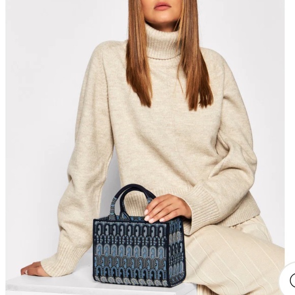 Furla Handbags - Final price. FURLA OPPORTUNITY
Tote Mini Toni Blu Denim. Never worn